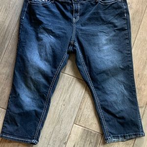 Denim cropped jeans. Pedal pushers with cute bling on pockets.